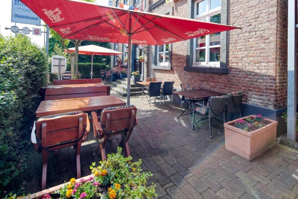 Hotel Restaurant Mathildenhof Pulheim Exterior foto